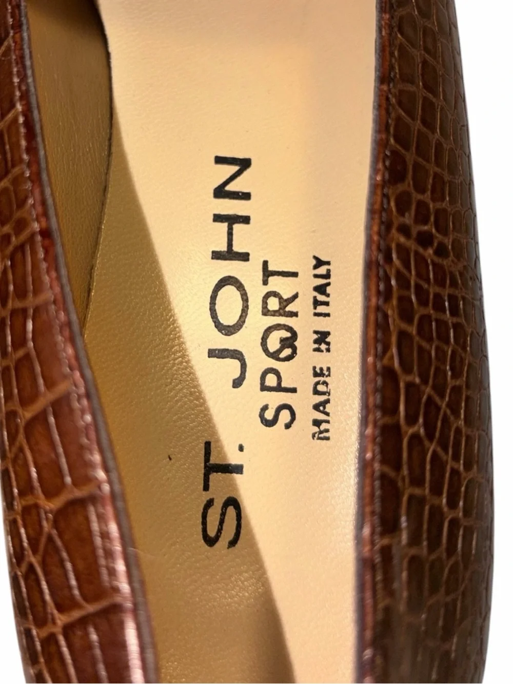 NWOT Vintage St. John Brown Croc Embossed Leather Loafers Gold Hardware Italy 8